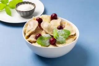 Pierogi z twarogiem i wiśnią 12 szt.