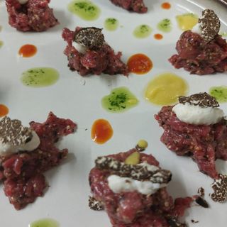 Tartare di marchigiana al tartufo