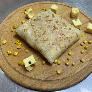 Млинець курка ,сир та кукурудза