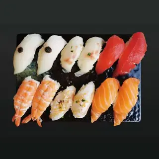Bandeja 1(Nigiri Variado Fresco y Flameado)