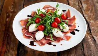 Bufala mozzata a mano