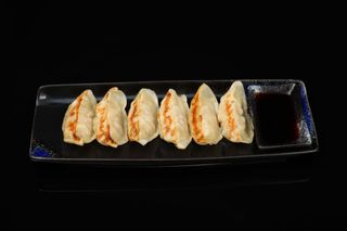 50-Gyoza a la plancha (6 uds.)