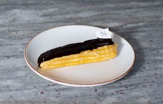 ეკლერი შოკოლადით