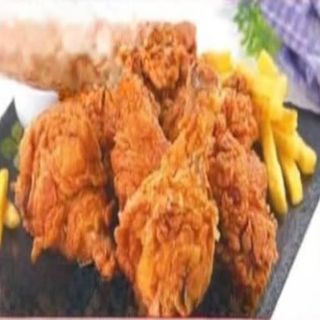 Pollo Frito (16 Uds.) + Patatas + 2 botellas de Coca-Cola Original 1L