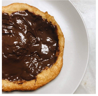 Мекица с течен шоколад