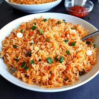 Veg Szechwan Fried Rice with Gravy