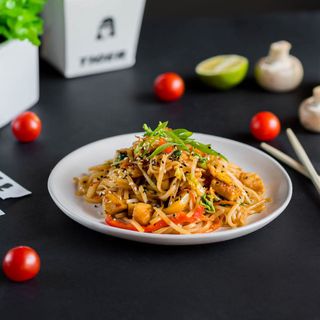 Пад Тай з куркою (350г)