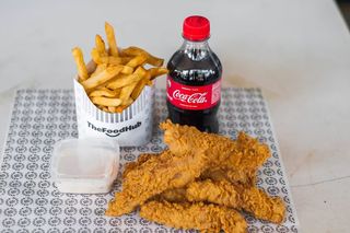 5 crispy strips, chips and soda