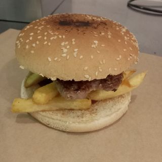 Salsiccia e patatine