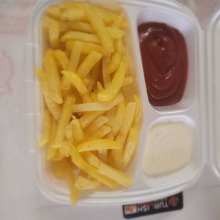 Cartofi pai cu keceap 30g și sos mediteranean 30gr