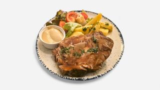 Ceafă de Porc fragedă lângă cartofi cu Slăninuță + Coca-Cola