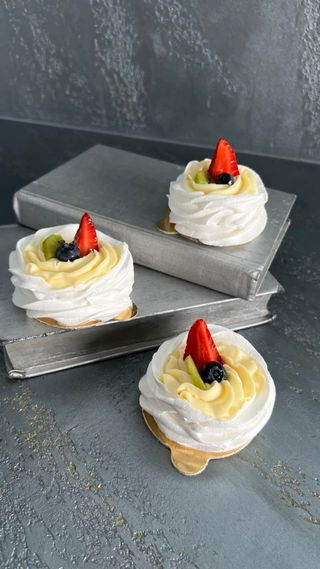 Павлова/ Pavlova 