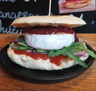 Burger Burak-Camembert