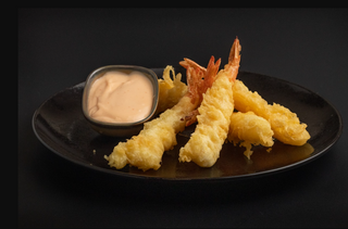 KREWETKI KRÓLEWSKIE W TEMPURZE (10 SZT.)