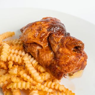 1/2 Pollo Asado Con Patatas Y Alioli