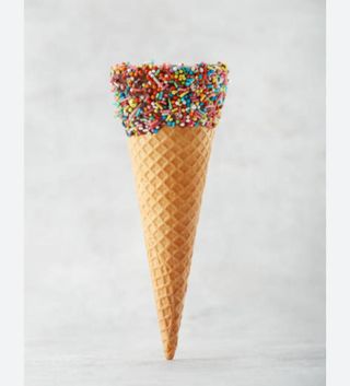 Cucurucho Petite Con Chocolate Blanco Y Virutas