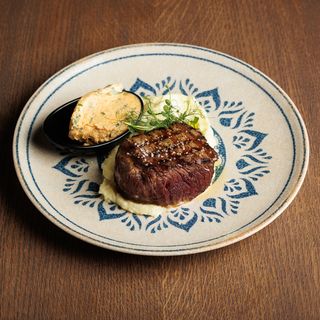 Biftek na pireu sa cowboy sosom