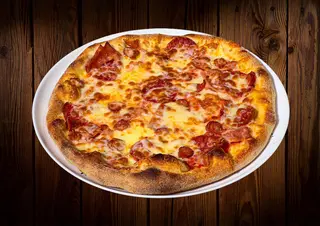 Pizza quattro carni
