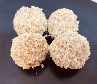 Croquetas Caseras De Queso Gorgonzolla Con Nueces (4 Uds)