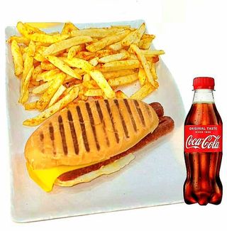 Hot dog + Frites Epicées + Boisson 25cl au choix !