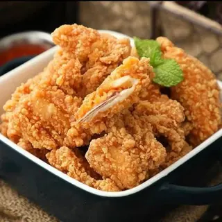 18- Pechuga de Pollo Crujiente Ahumado con Cerveza