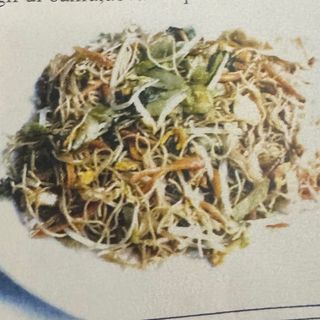 Spaghetti di riso freddo con le verdure