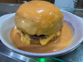 Francesinha de hamburguer