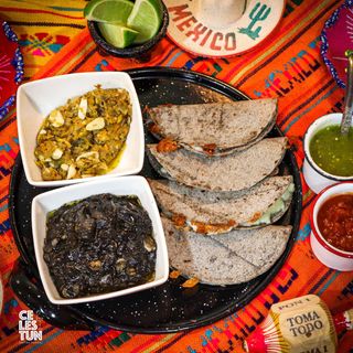 Quesadillas Comaleras