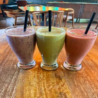 Mango Berry Smoothie