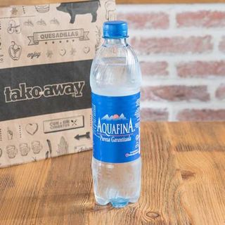Agua Aquafina 50cl.