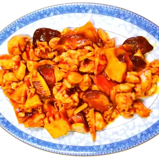 #43 Wok pollo con bambú y setas