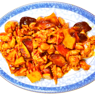 #43 Wok pollo con bambú y setas