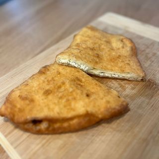 Plăcintă impaturata cu brânză și marar