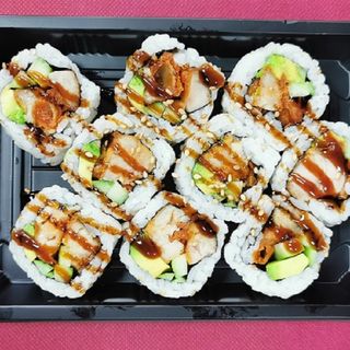 Uramaki Pollo