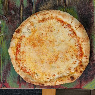 პიცა 4 ყველით 