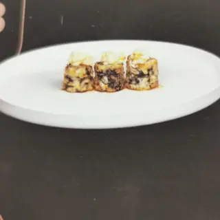 98. Hosomaki De Salmón Frito (6 Uds.)