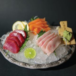 7. Sashimi Mixto