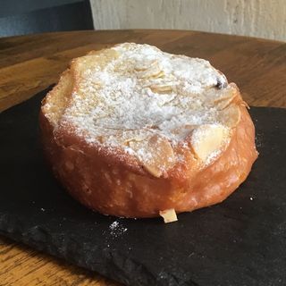 Brioche con almendra