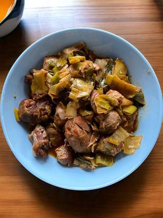 Свинско с праз и гъби