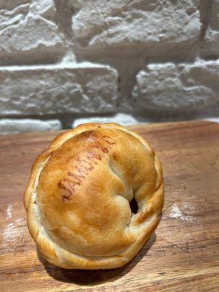 Empanada De Jamón Y Queso