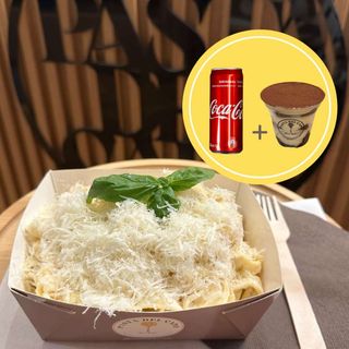 Fettuccine Alfredo in a wheel on cheese + Tiramisu + Coca-Cola 0.33l