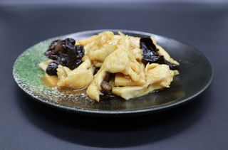 306. Pollo funghi e bambù