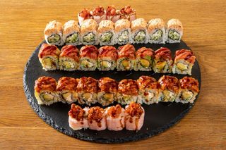 Суши Спайси сет (32бр-800г) + Coca Cola Original 1.5