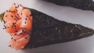 Temaki Salmão (5 Peças)