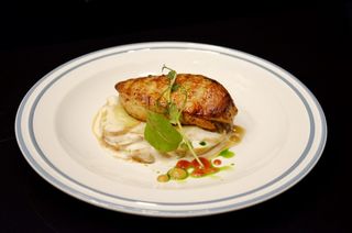 Куряче філе з картопляним гратеном