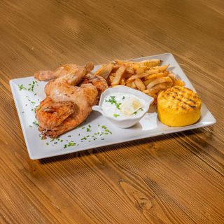 Pui coquelet cu cartofi prajiti