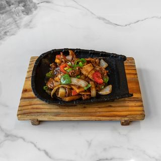 Manzo alla piastra 铁板牛肉