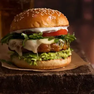 CHICKEN BURGER