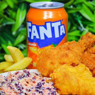 3 Piezas de pollo, Patatas, Ensalada y bebida