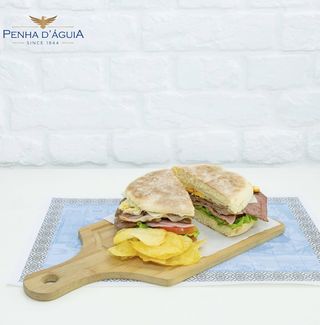 Prego Penha D´ Águia em Bolo do Caco